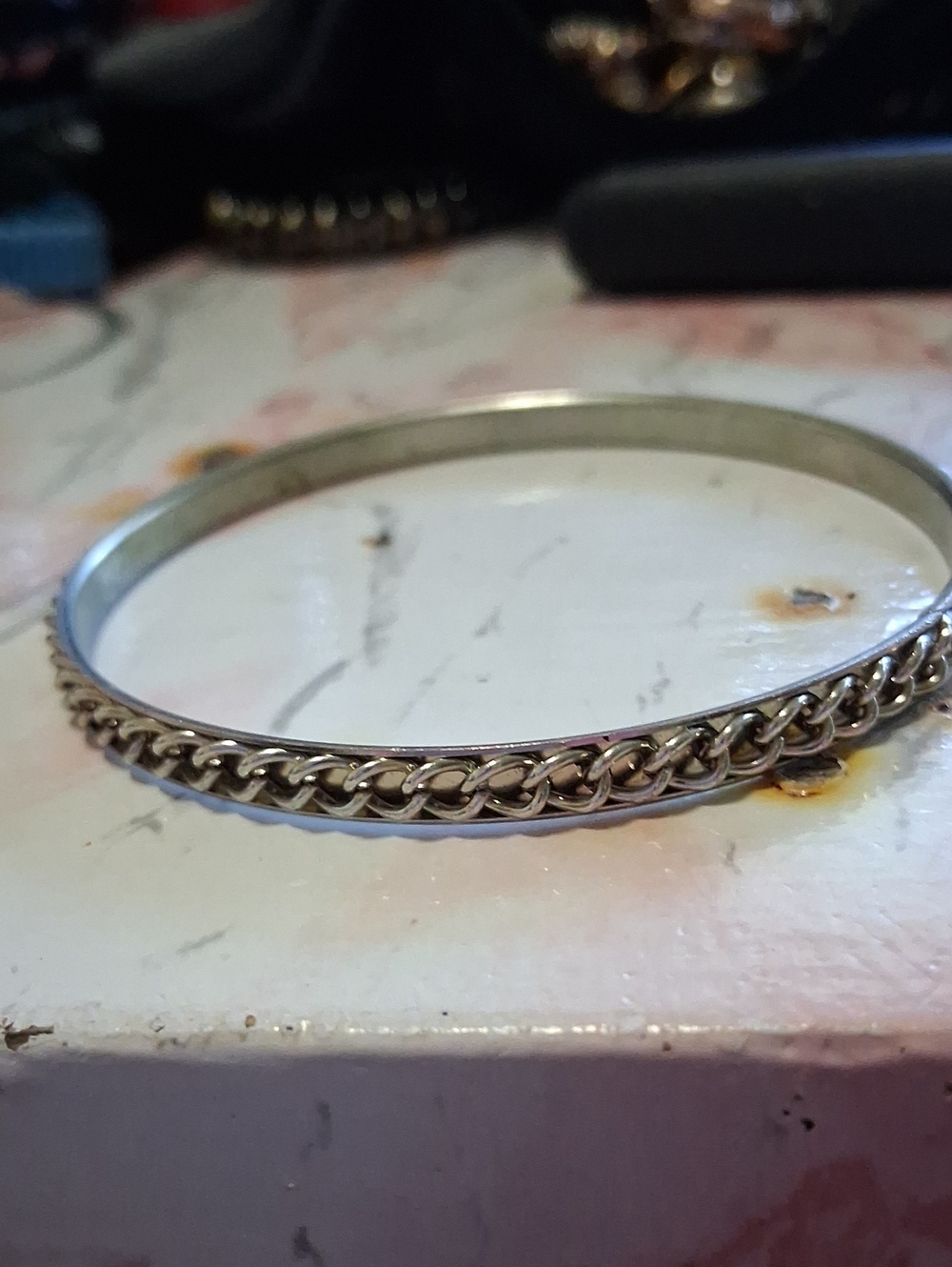 Women’s Silver-Tone Chain-Detail Bangle Bracelet